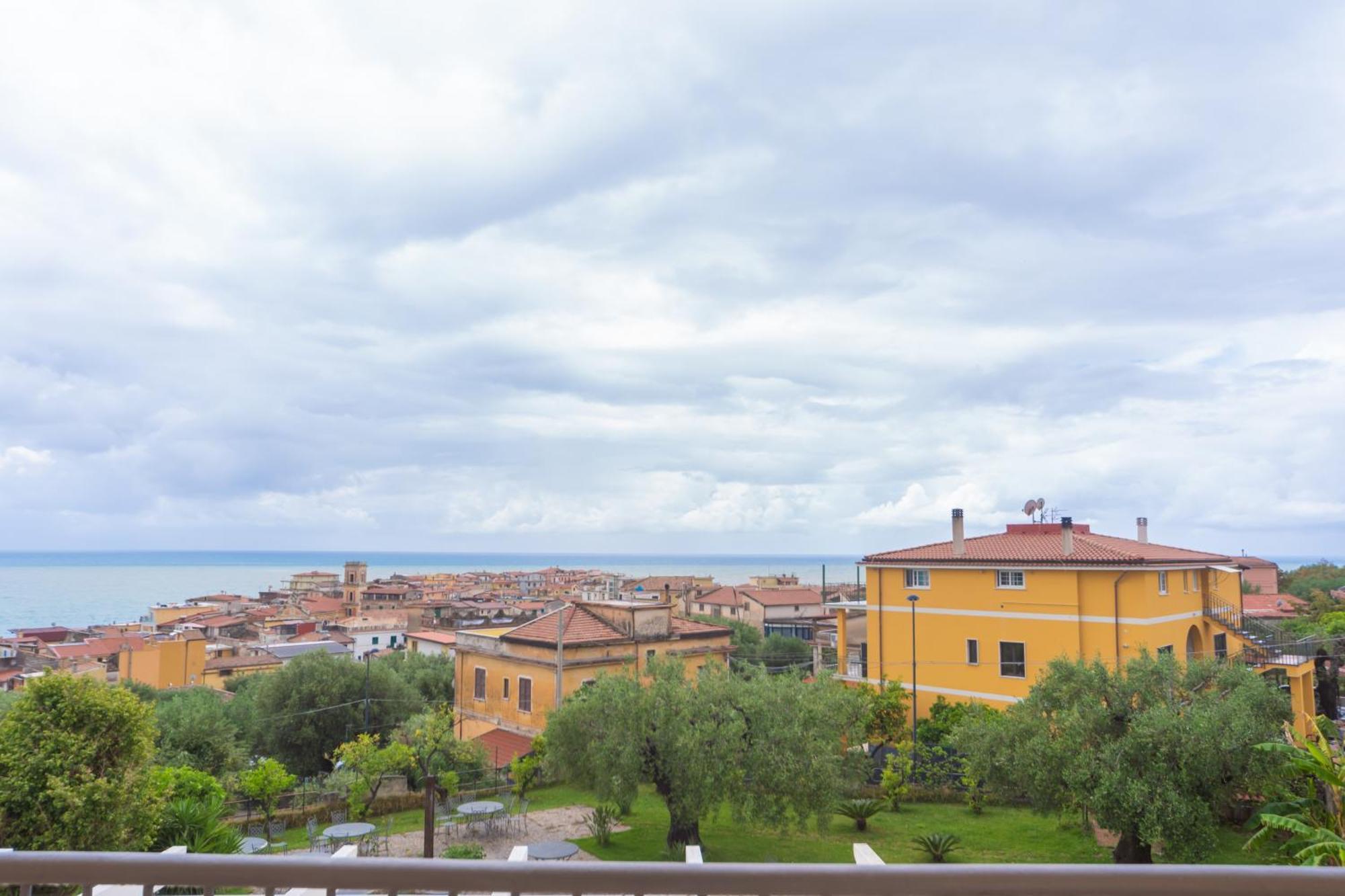 Hotel America Marina di Camerota Exteriör bild